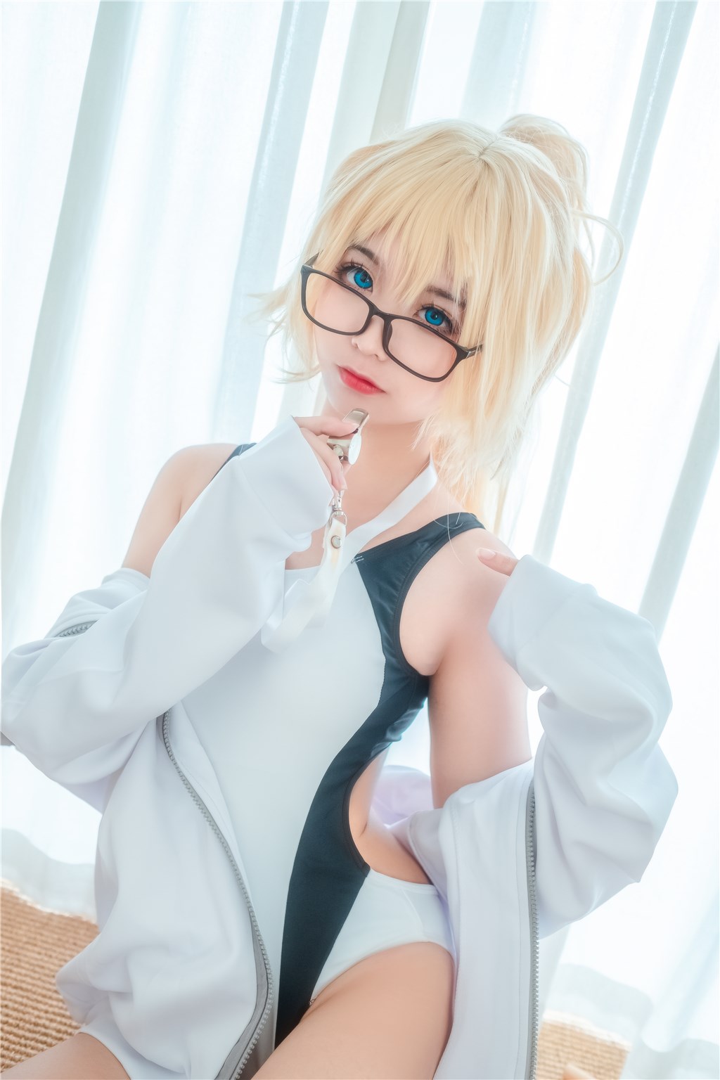 海角社区登录夜色私谣录：捕捉每个夜晚中流露出的禁断火花与撩情低语