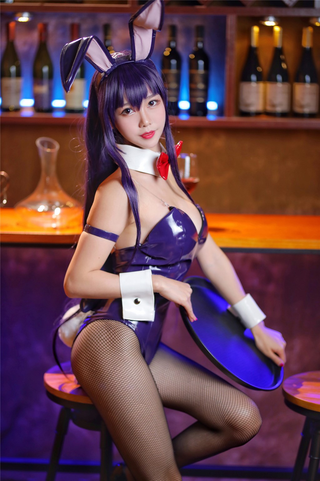 【今日吃瓜】网友直言：当红偶像神秘夜会疑似涉及地下交易，内幕细节曝光无遗！